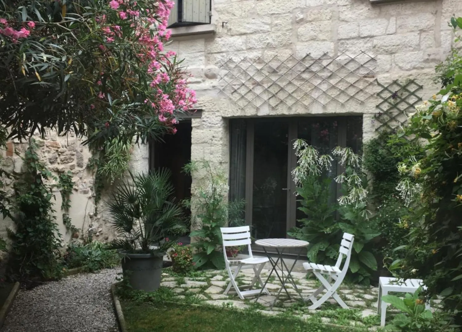 Apartment Petite Maison Sur Jardin Secret Avignon France